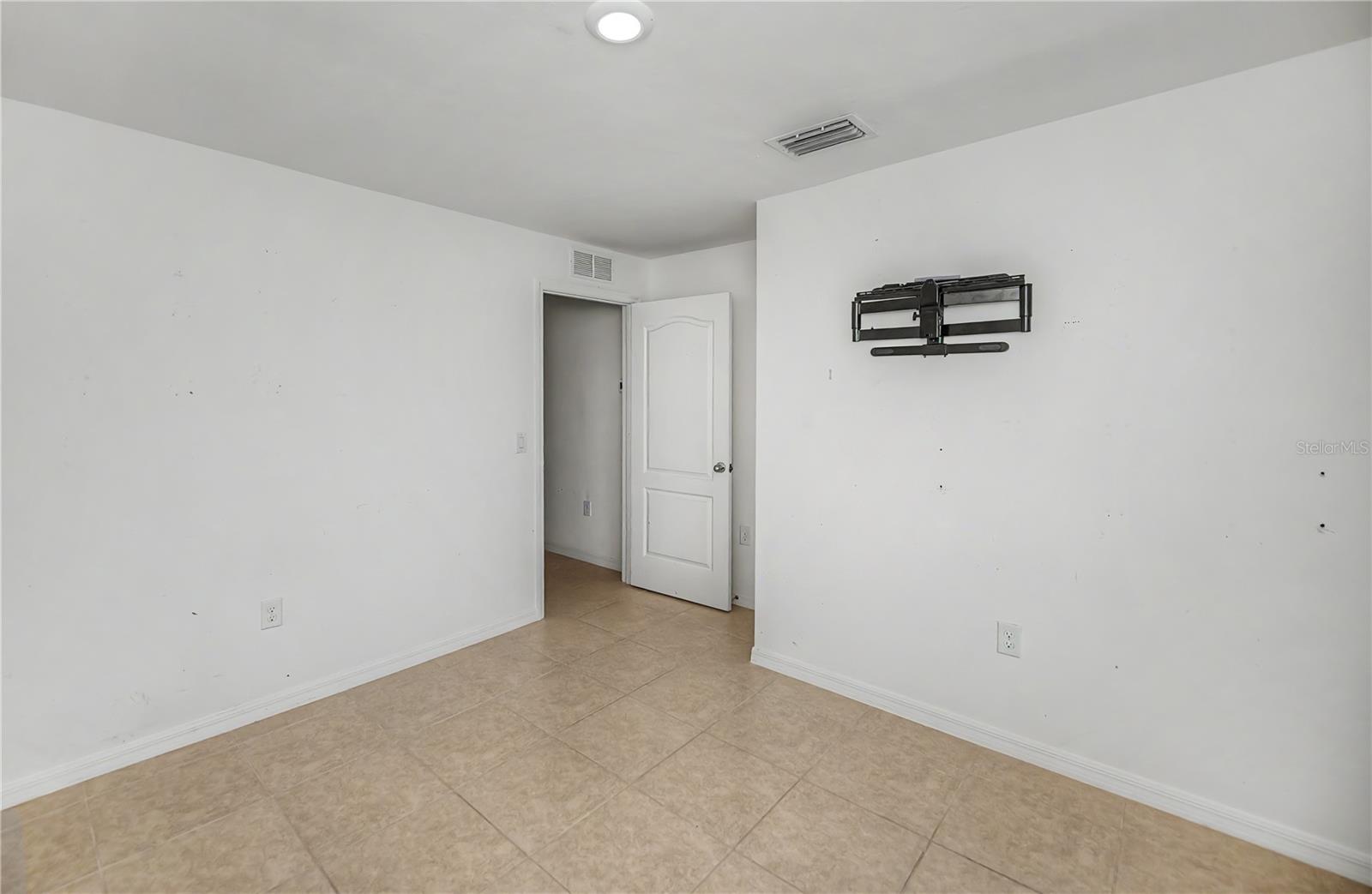 2555 ATWATER DR — photo 31