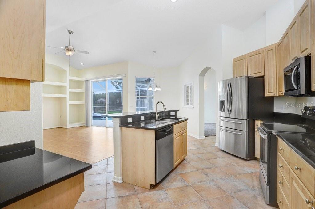10227 QUAILS LANDING AVE — photo 18