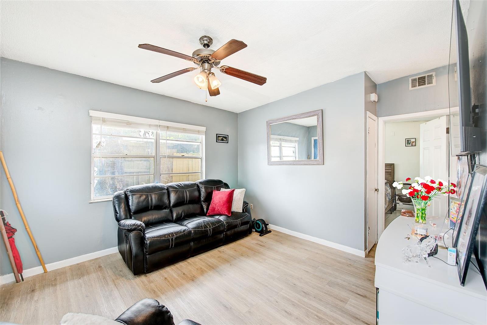 2318 W POWHATAN AVE — photo 5