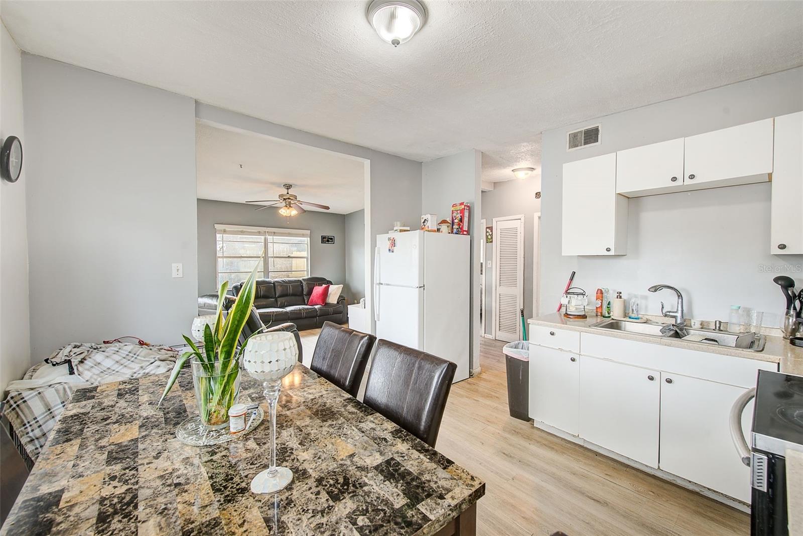 2318 W POWHATAN AVE — photo 10