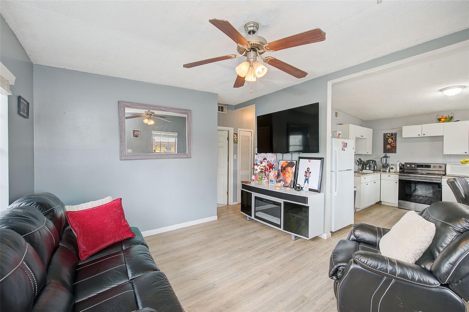 2318 W POWHATAN AVE — photo 4