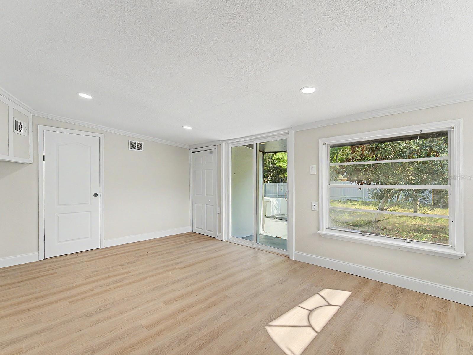 7708 MARYLAND AVE — photo 22