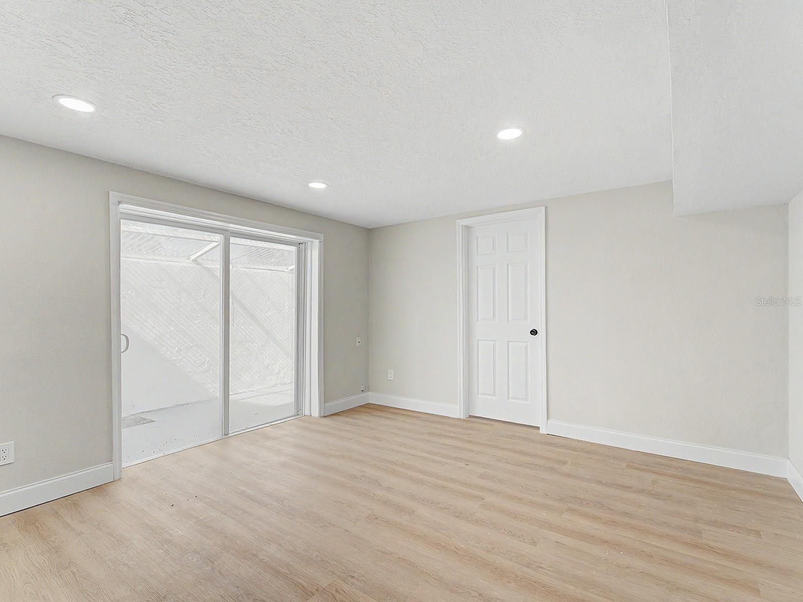 7708 MARYLAND AVE — photo 18