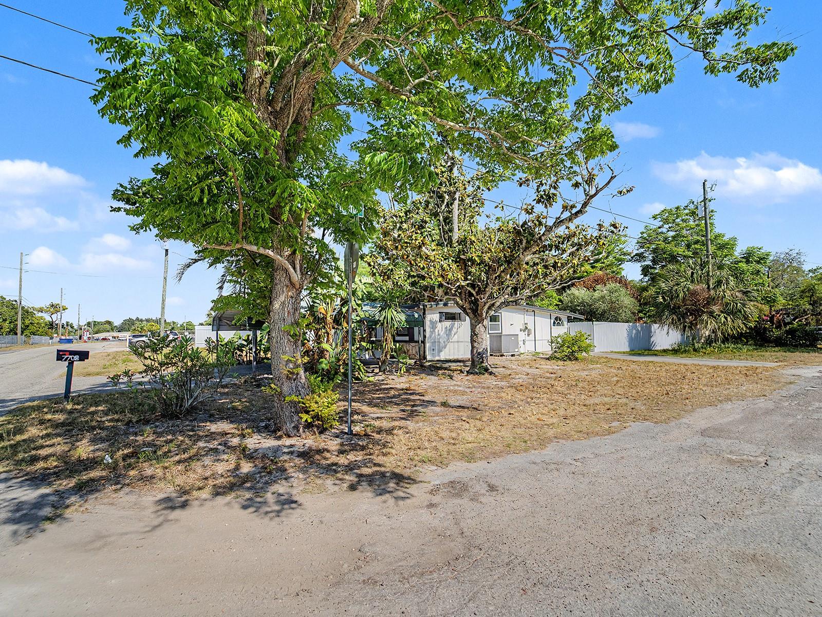 7708 MARYLAND AVE — photo 37