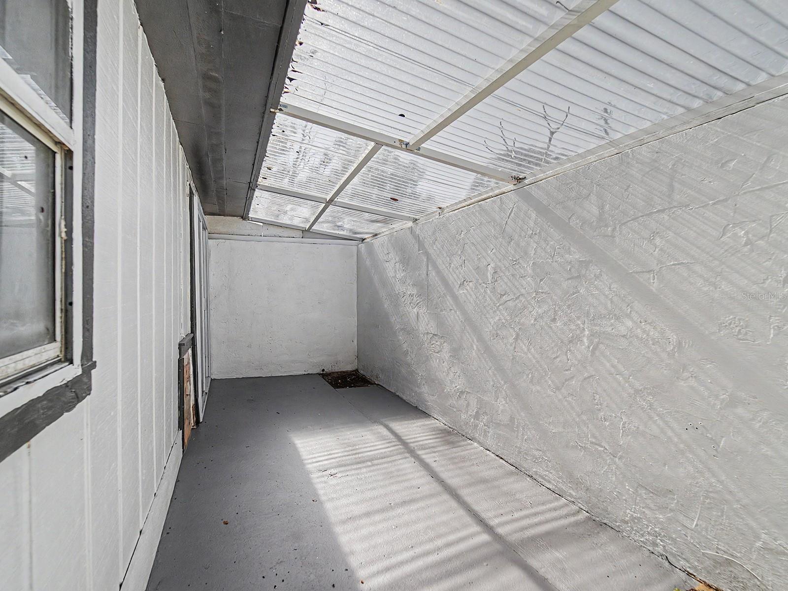 7708 MARYLAND AVE — photo 31