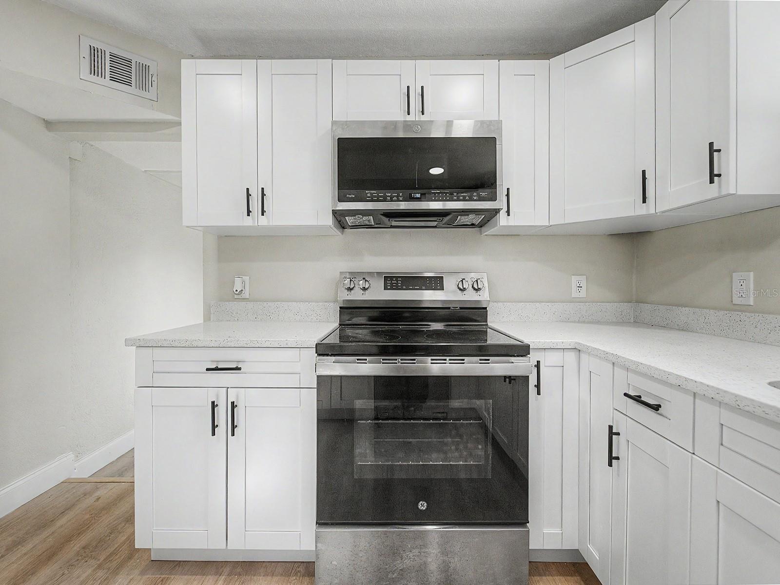 7708 MARYLAND AVE — photo 9