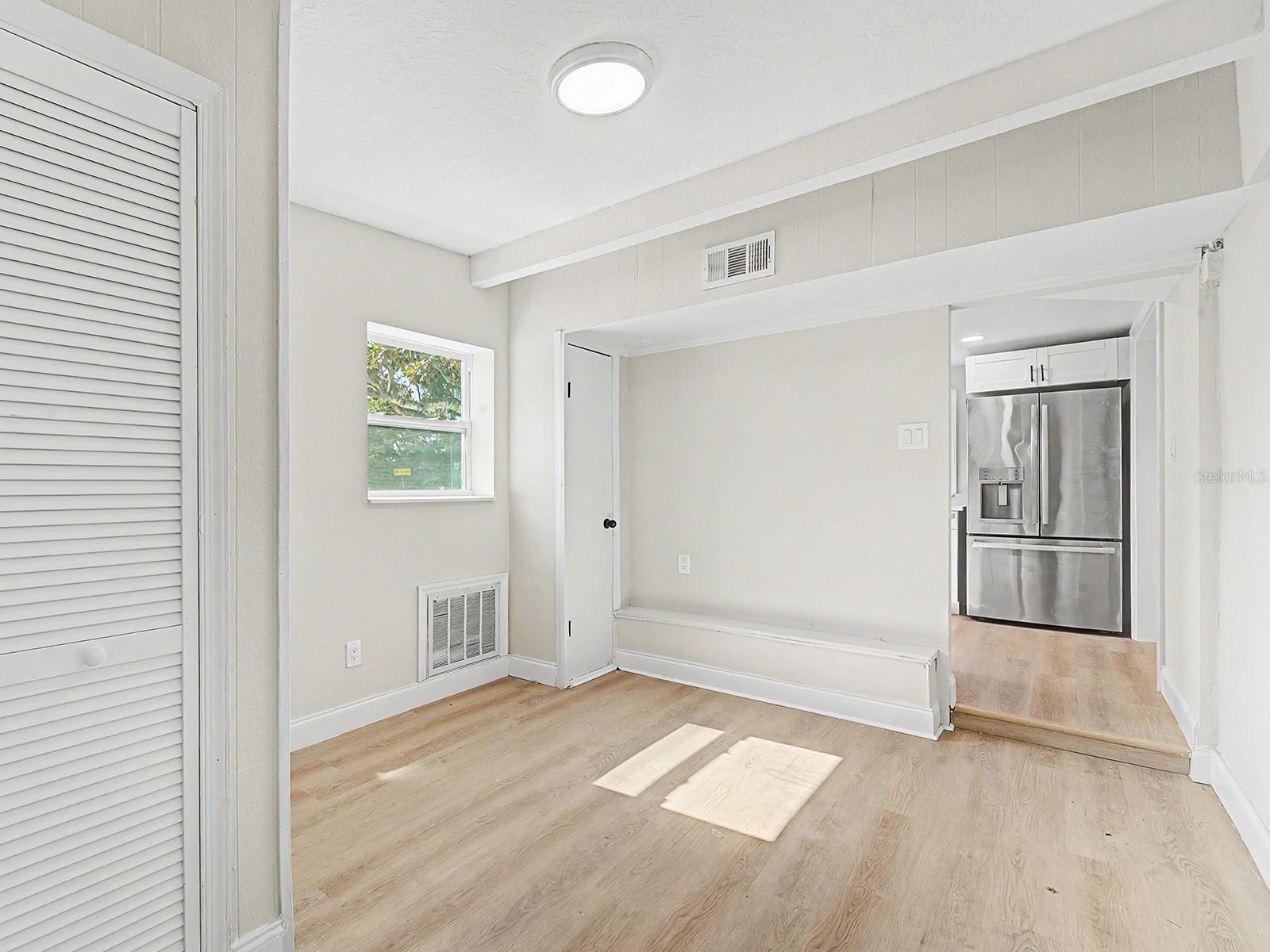 7708 MARYLAND AVE — photo 15