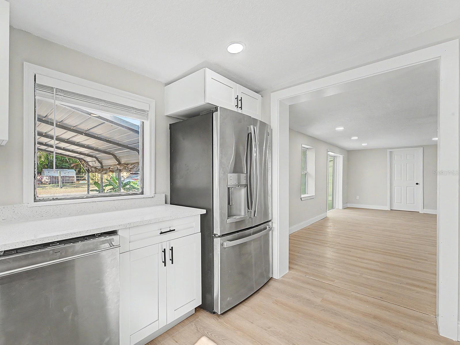 7708 MARYLAND AVE — photo 10