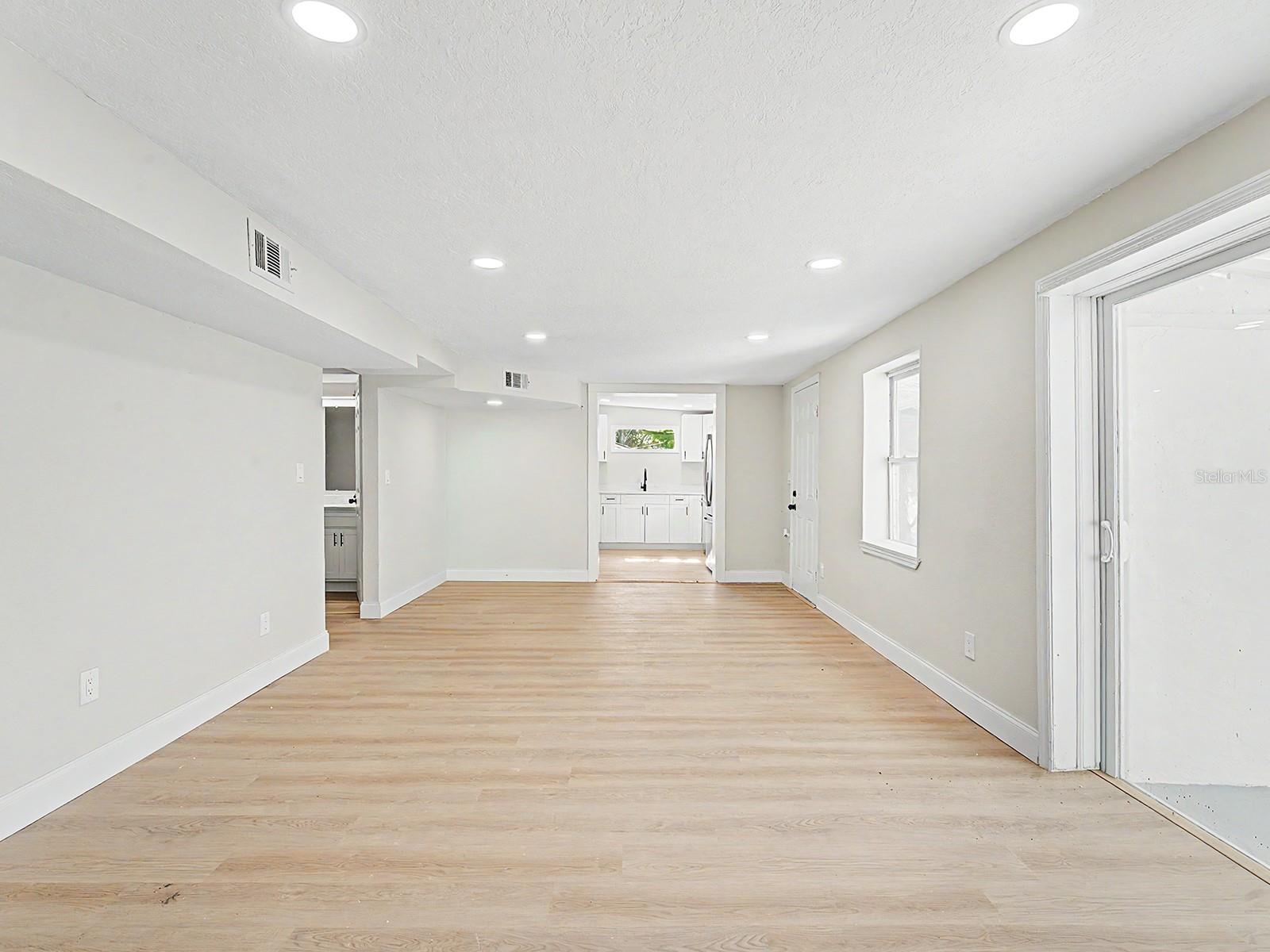 7708 MARYLAND AVE — photo 6