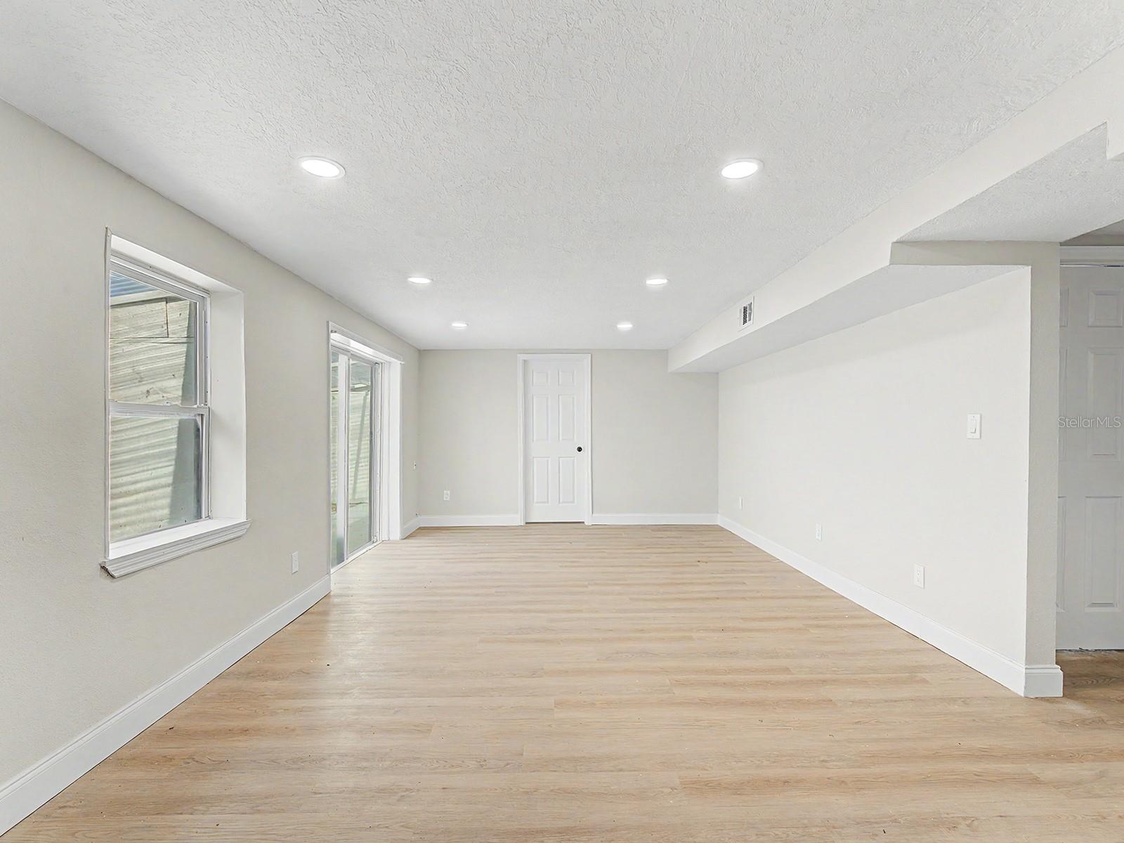 7708 MARYLAND AVE — photo 5