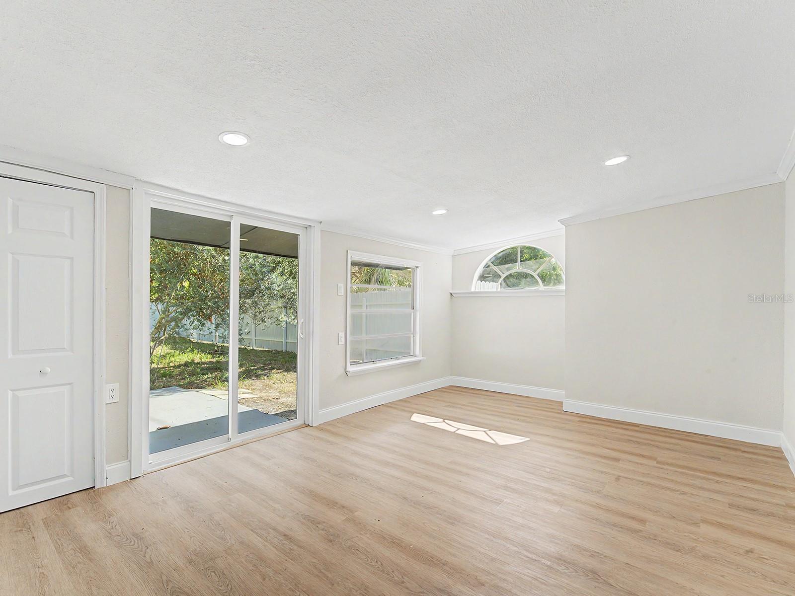 7708 MARYLAND AVE — photo 4