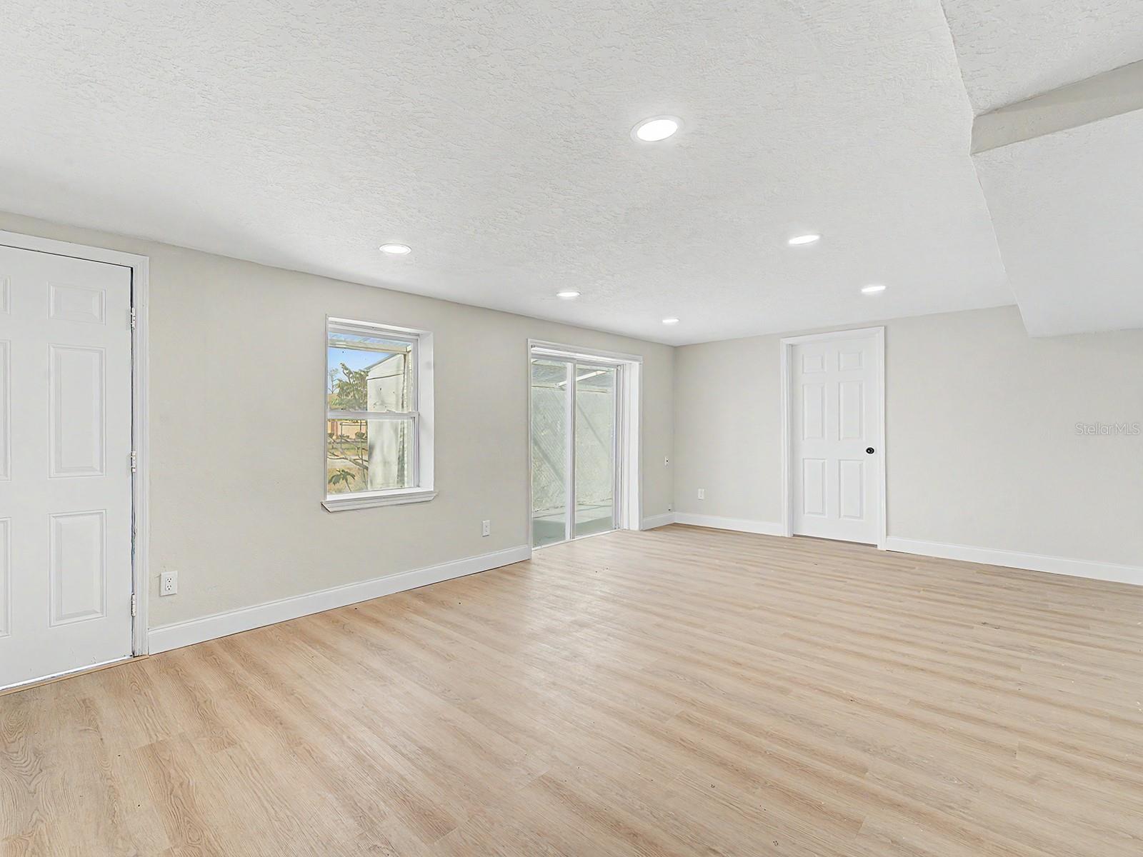 7708 MARYLAND AVE — photo 17