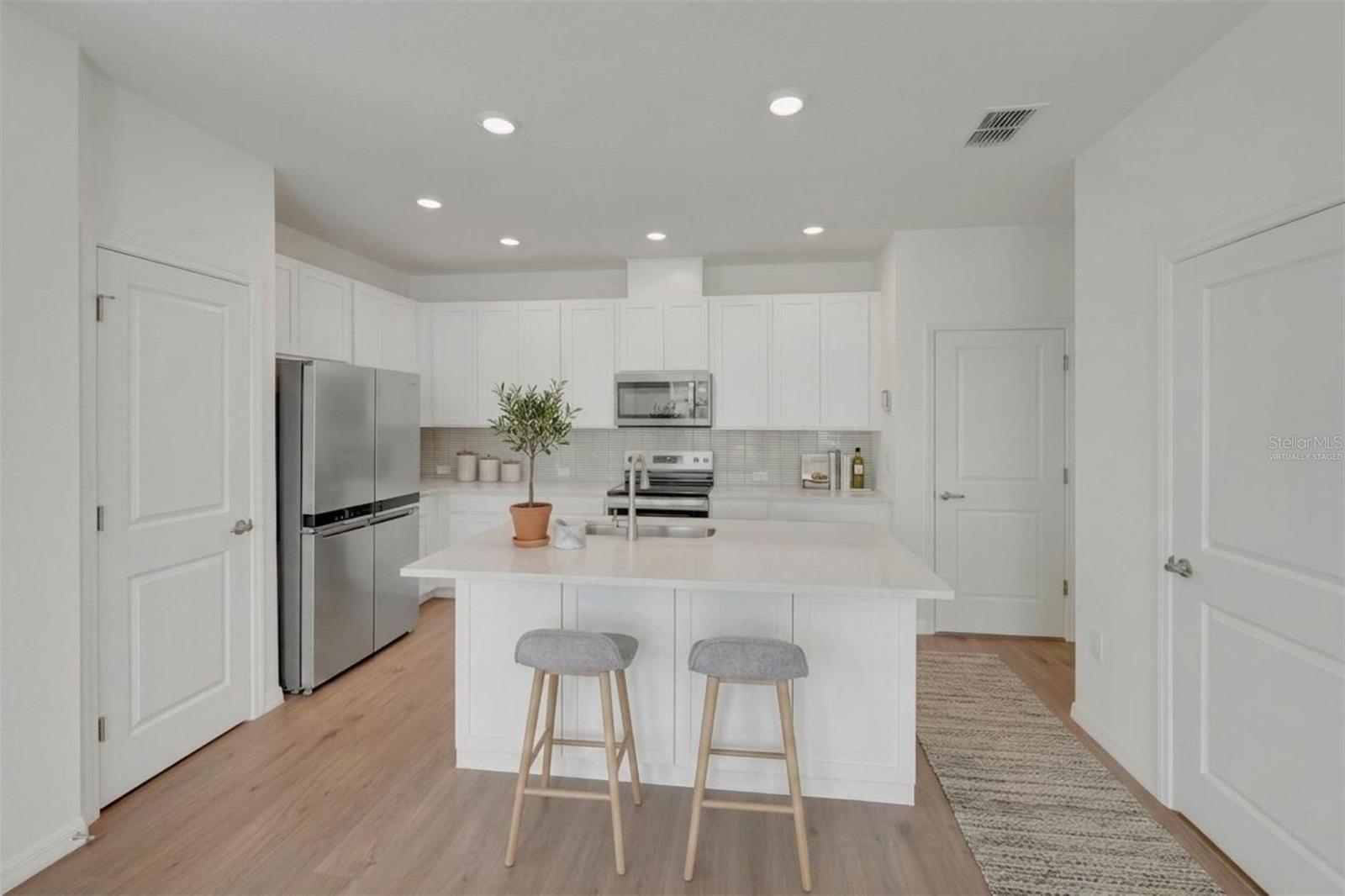 6418 JENSEN VIEW AVE — photo 2