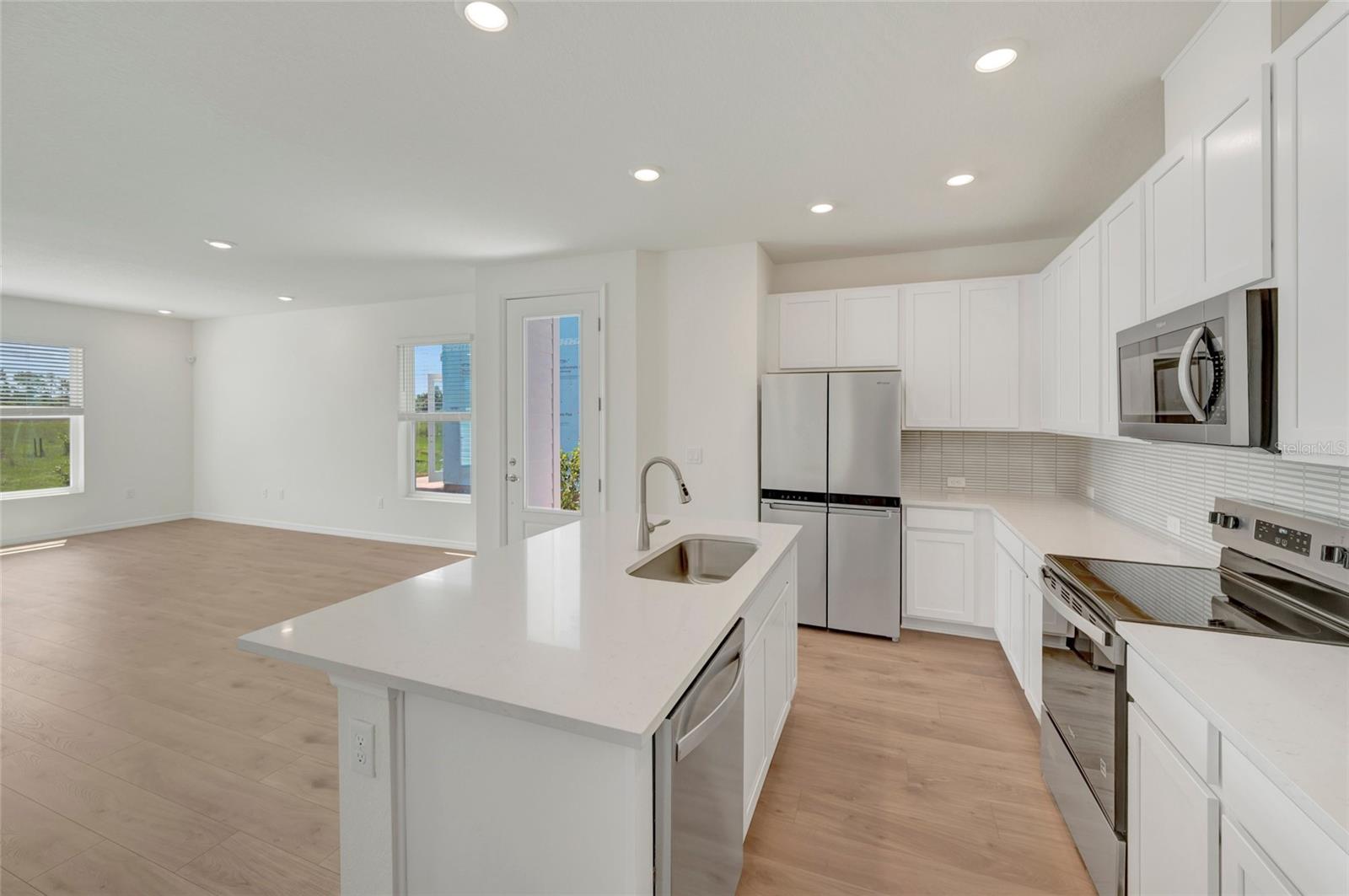 6418 JENSEN VIEW AVE — photo 4