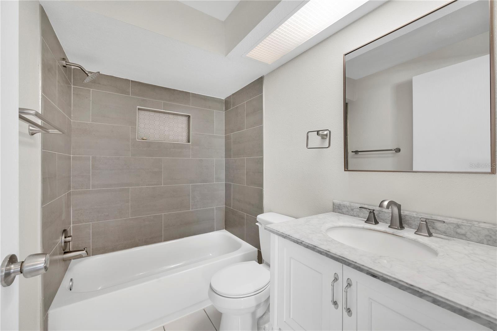 6318 BALDWYN AVE — photo 14