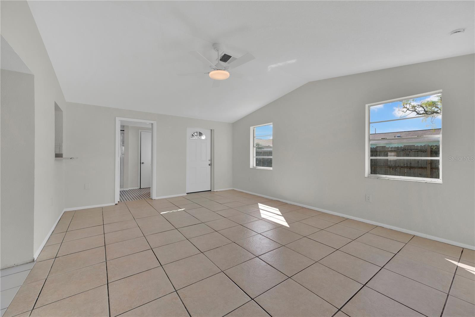 6318 BALDWYN AVE — photo 21