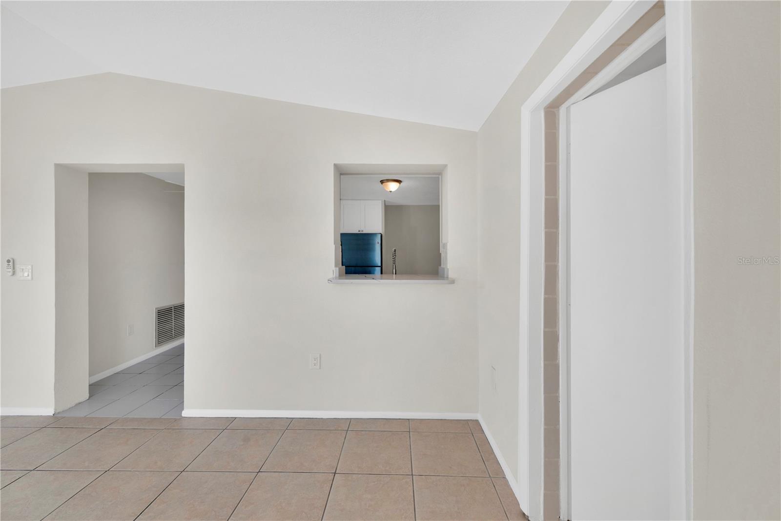 6318 BALDWYN AVE — photo 23