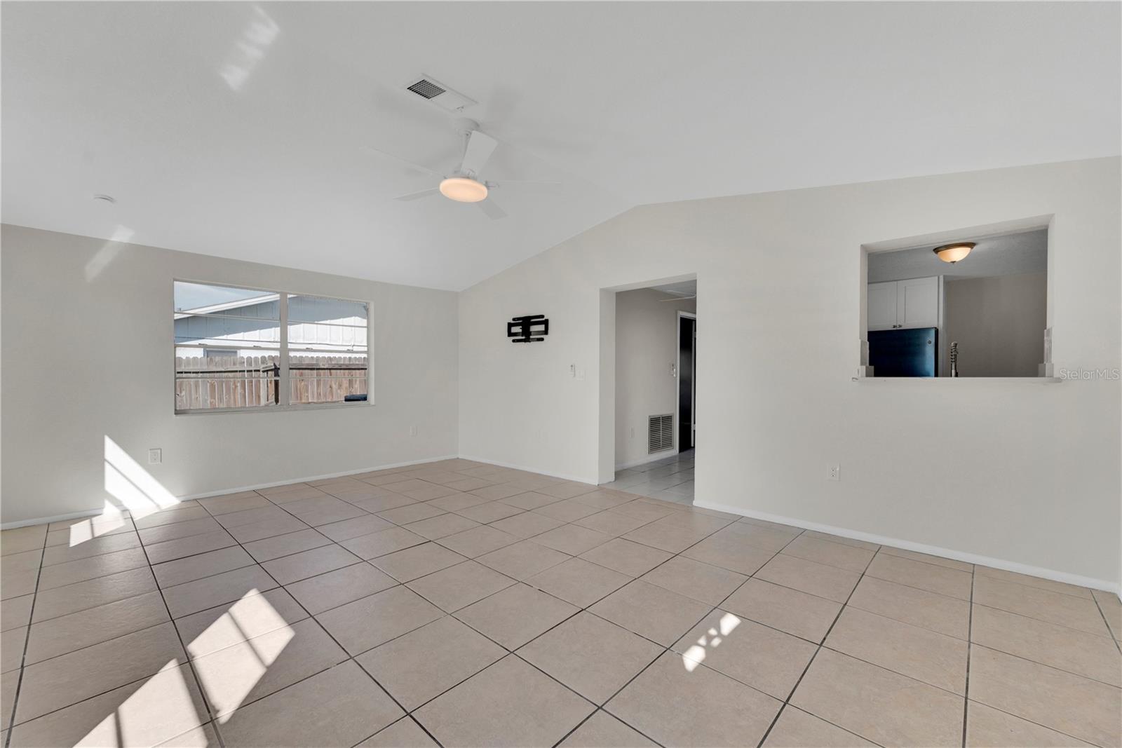 6318 BALDWYN AVE — photo 19