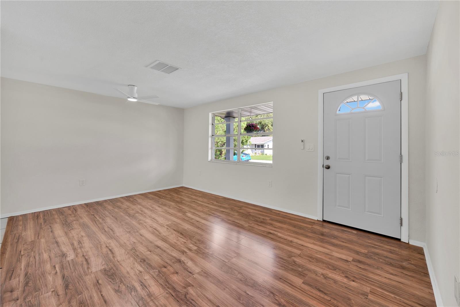 6318 BALDWYN AVE — photo 7