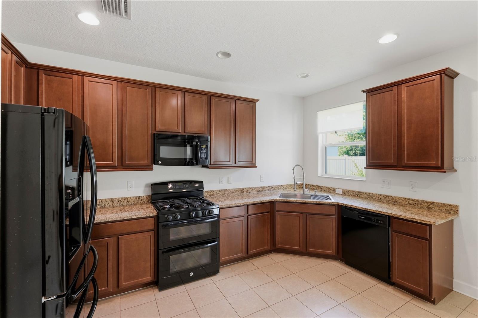 21439 SOUTHERN CHARM DR — photo 22