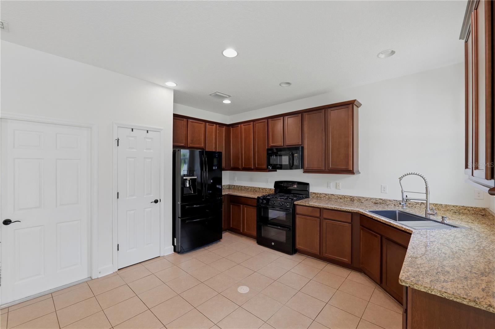 21439 SOUTHERN CHARM DR — photo 23