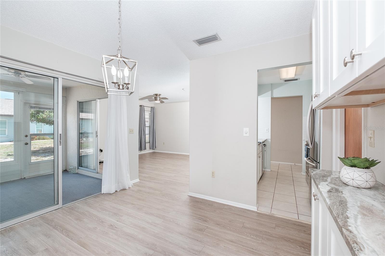206 ASPEN ST — photo 17