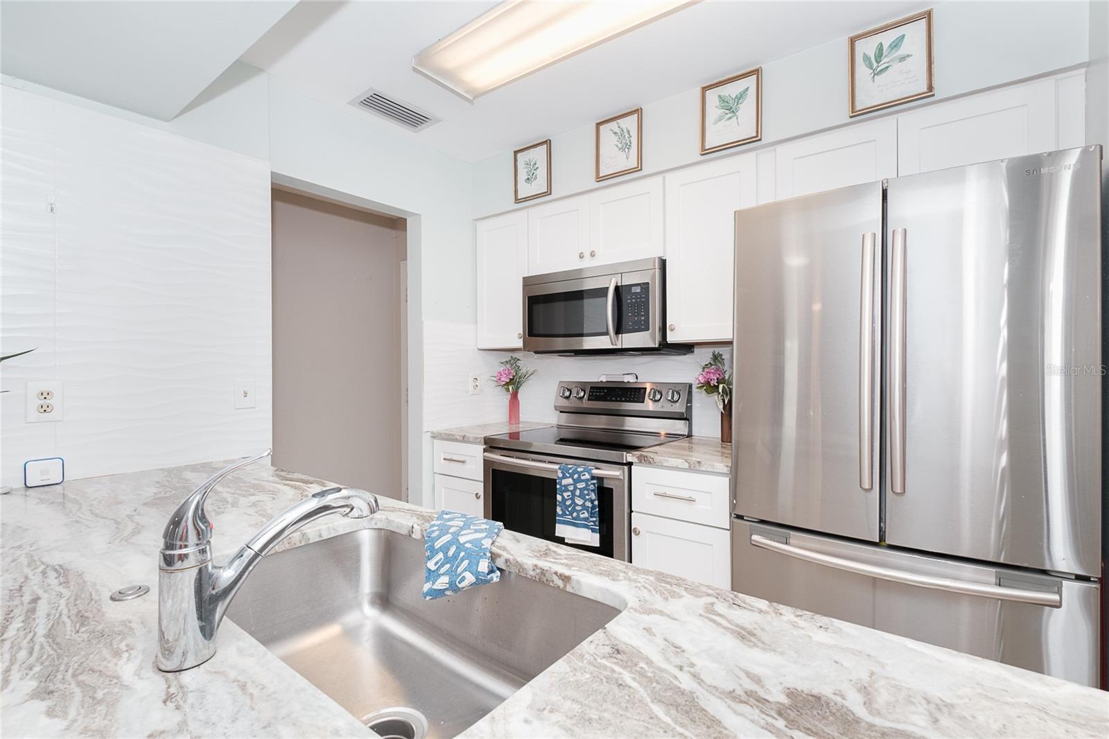 206 ASPEN ST — photo 9