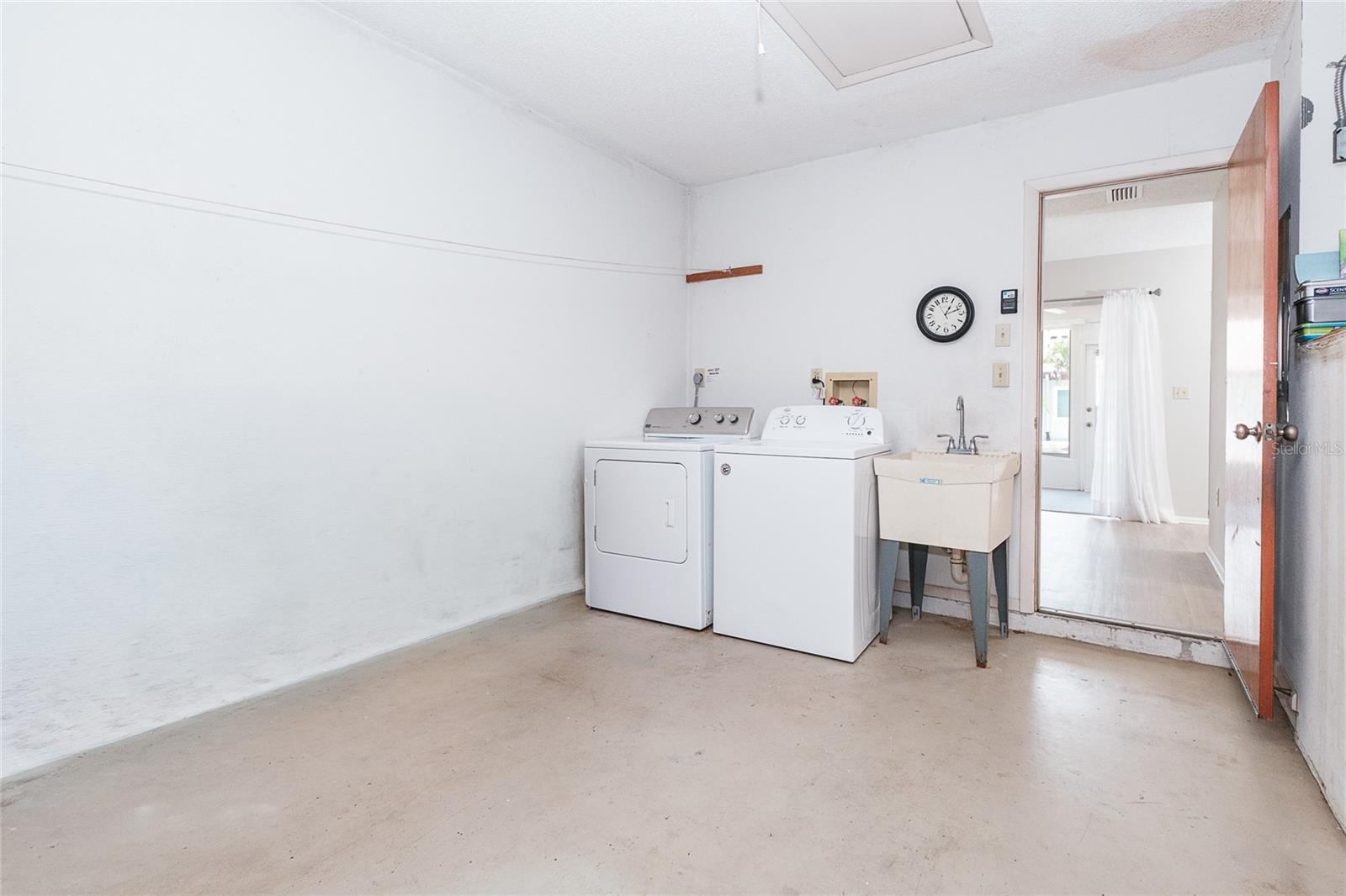 206 ASPEN ST — photo 36