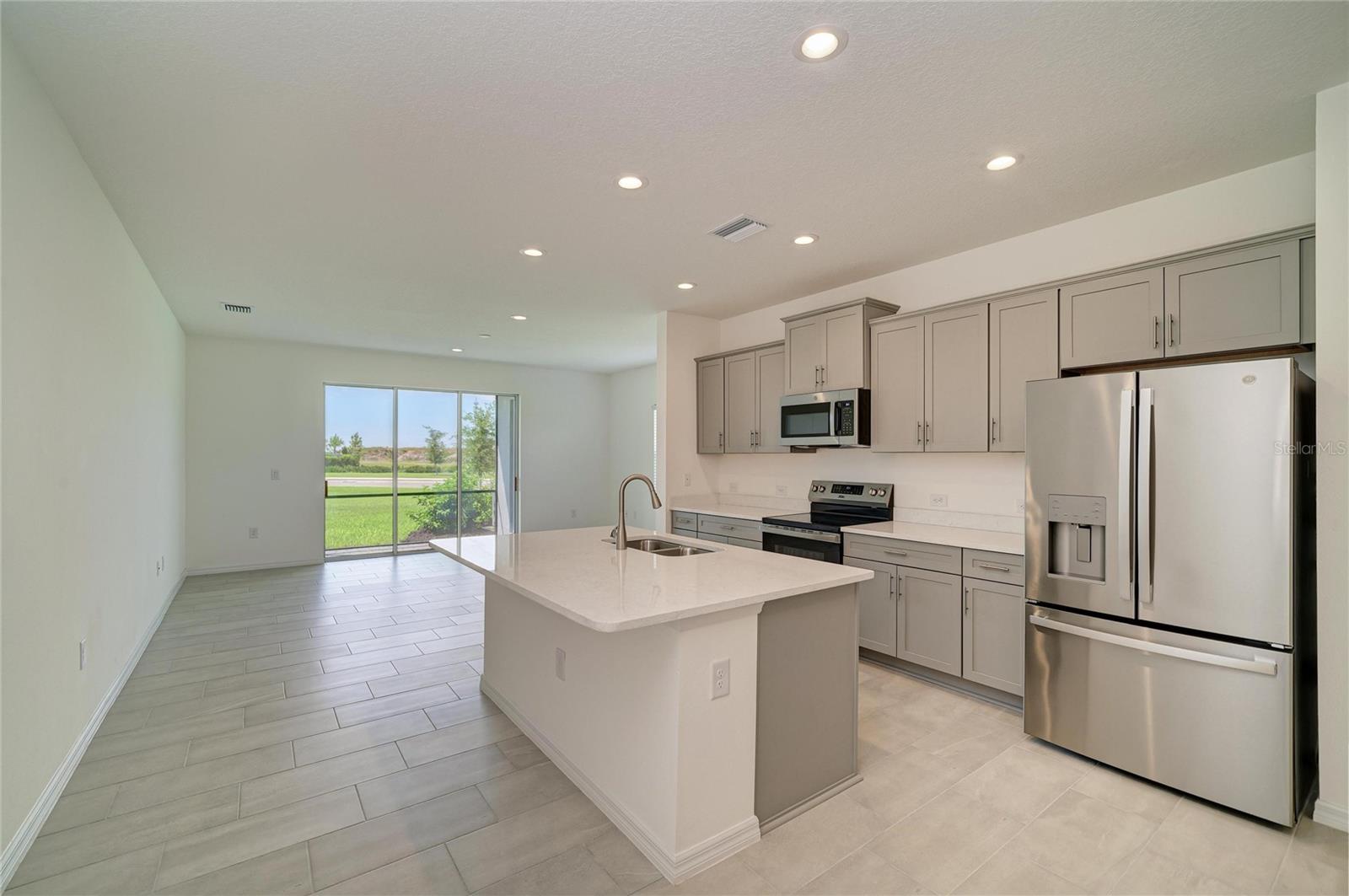 2206 WASHINGTON PALM CT — photo 12