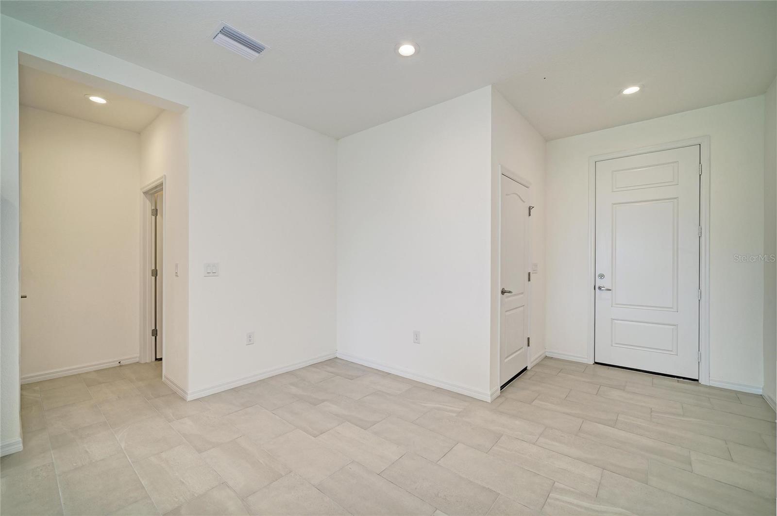 2206 WASHINGTON PALM CT — photo 8