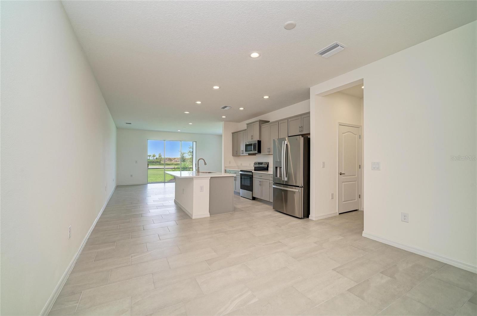 2206 WASHINGTON PALM CT — photo 7