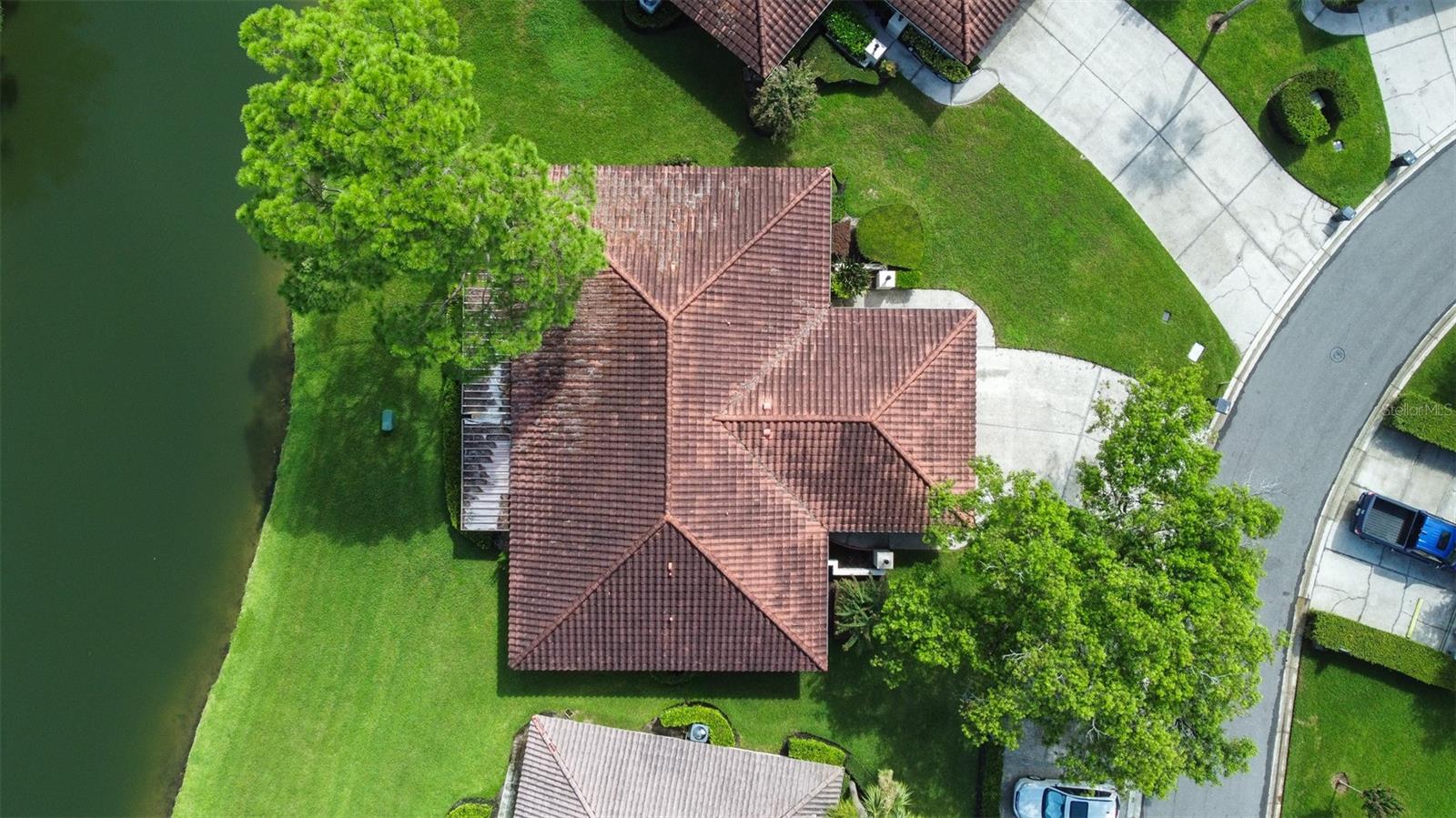 18425 AINTREE CT — photo 54