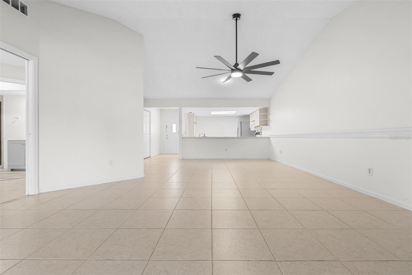 18425 AINTREE CT — photo 8