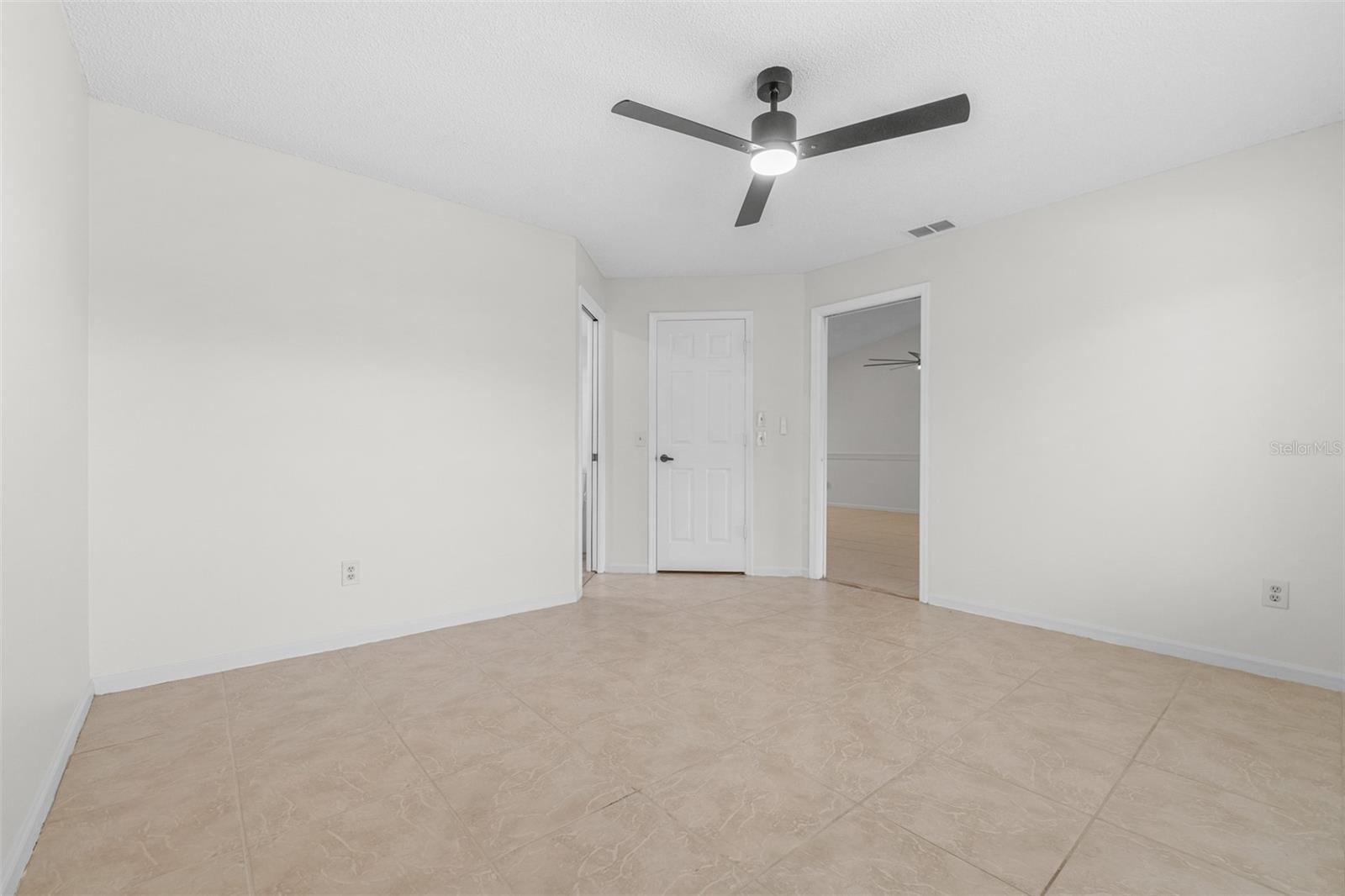 18425 AINTREE CT — photo 29