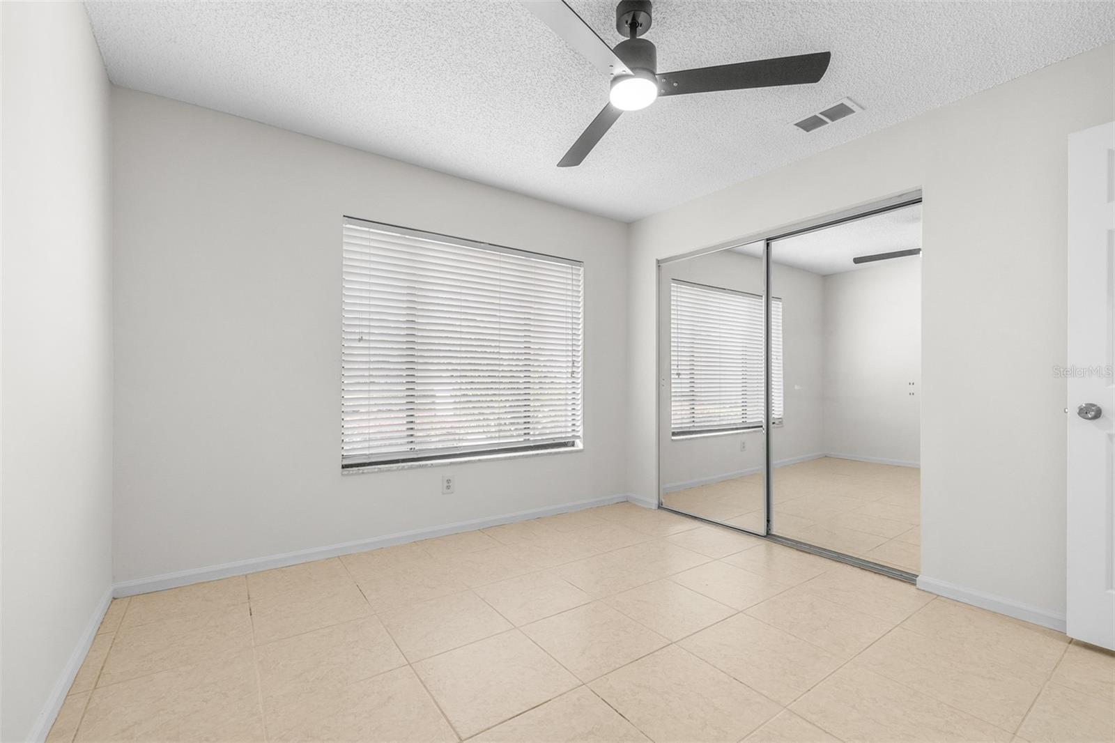 18425 AINTREE CT — photo 32