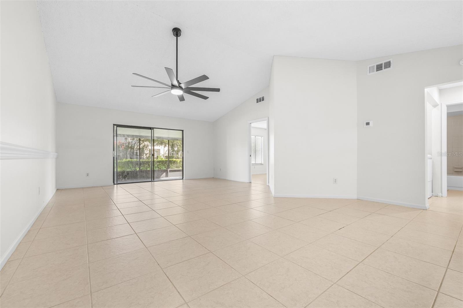 18425 AINTREE CT — photo 11