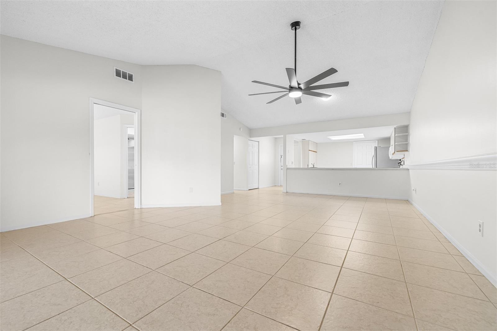18425 AINTREE CT — photo 12