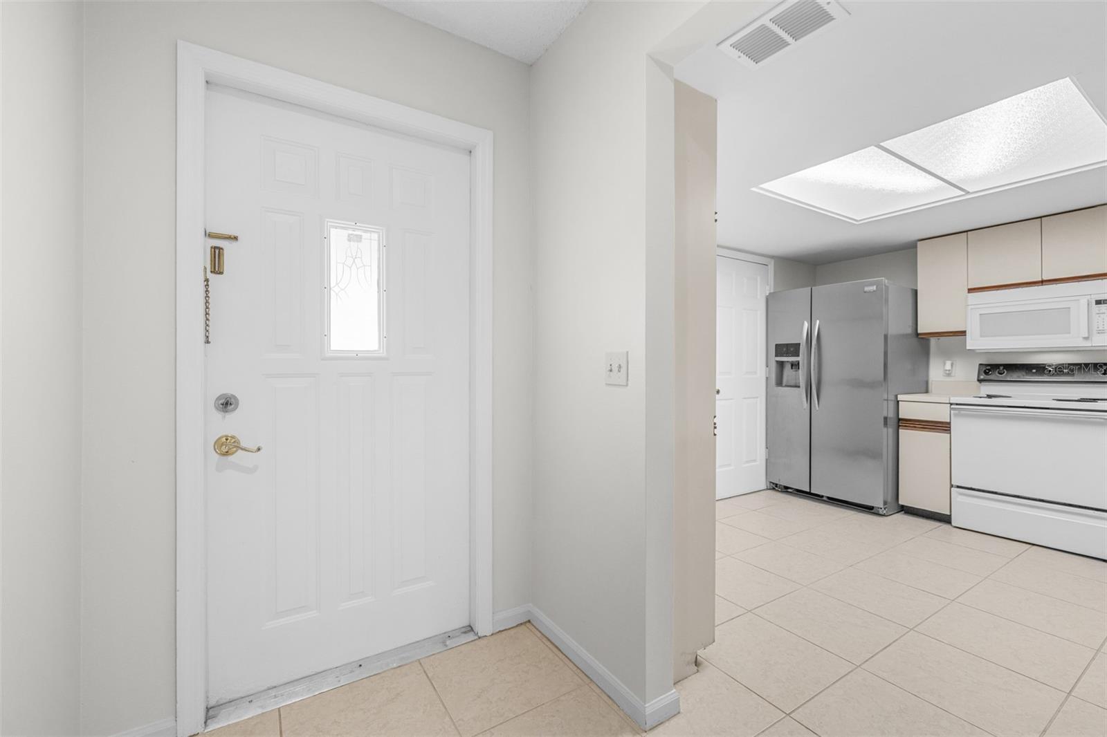 18425 AINTREE CT — photo 9