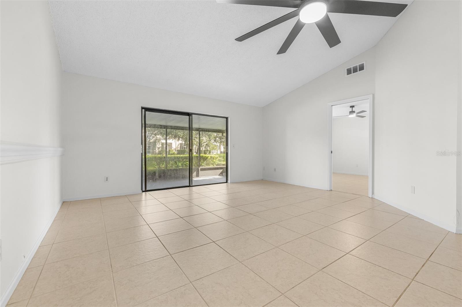 18425 AINTREE CT — photo 14