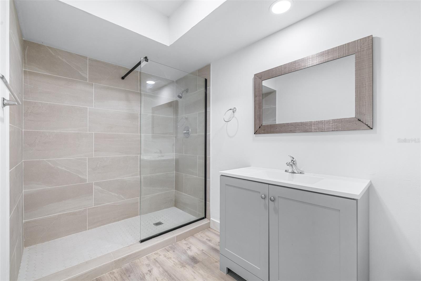 18425 AINTREE CT — photo 35