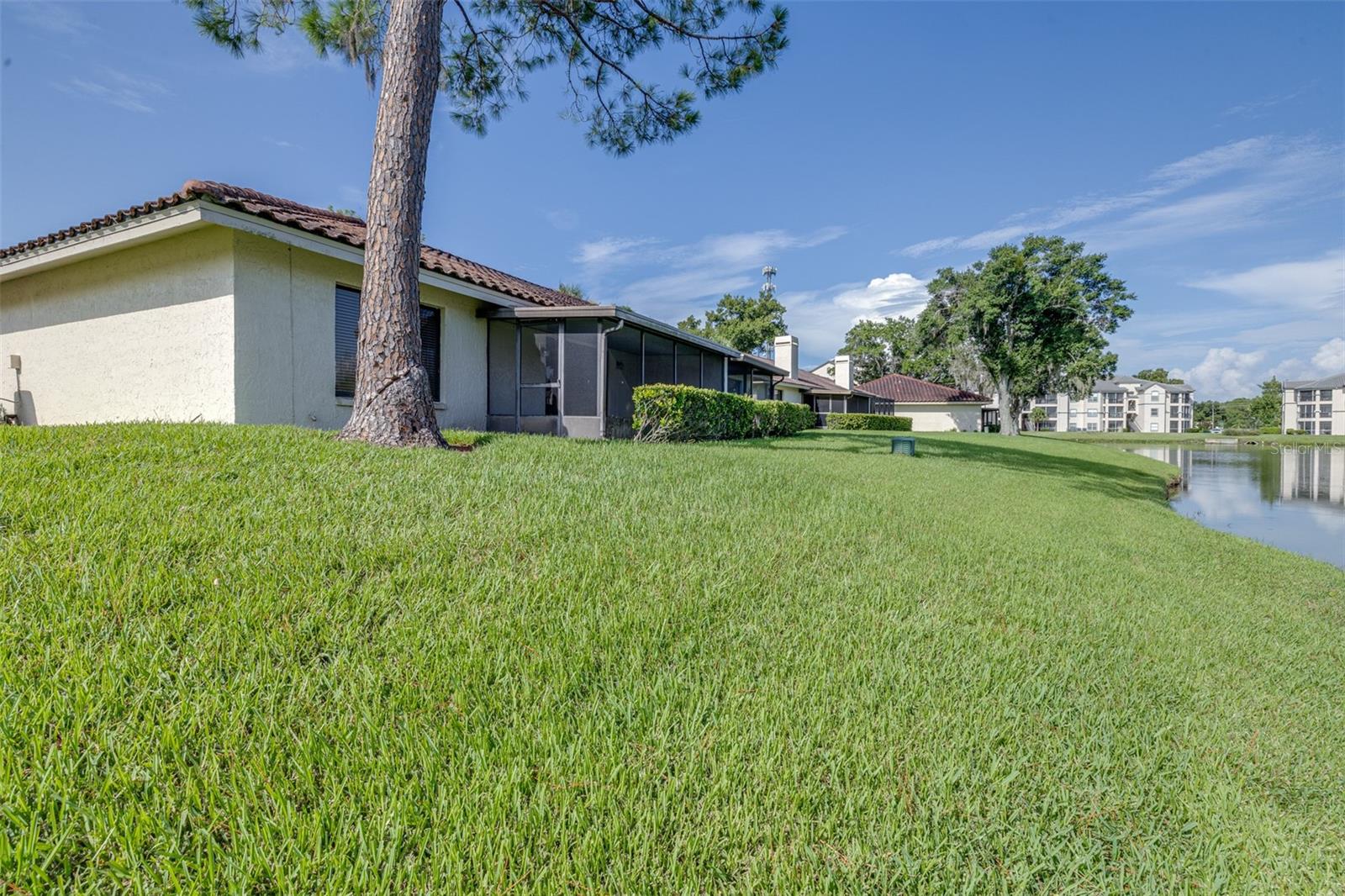 18425 AINTREE CT — photo 48