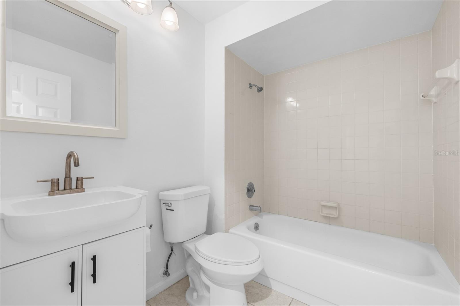 18425 AINTREE CT — photo 39