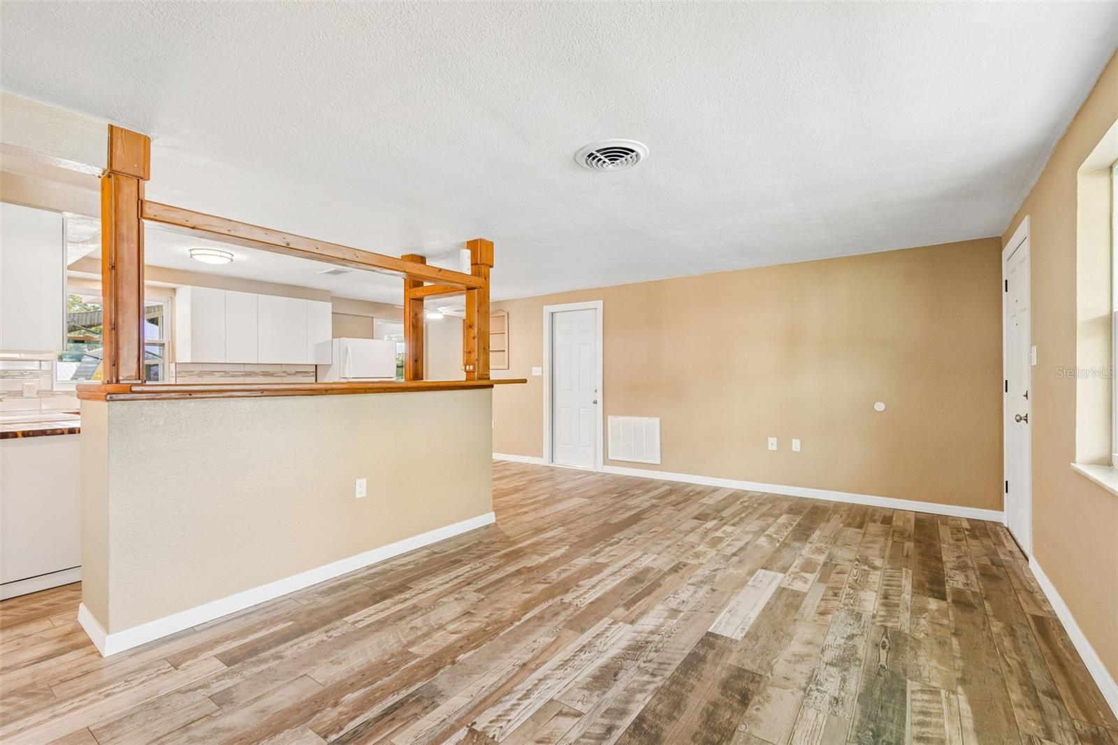 5046 FARLEY DR — photo 4