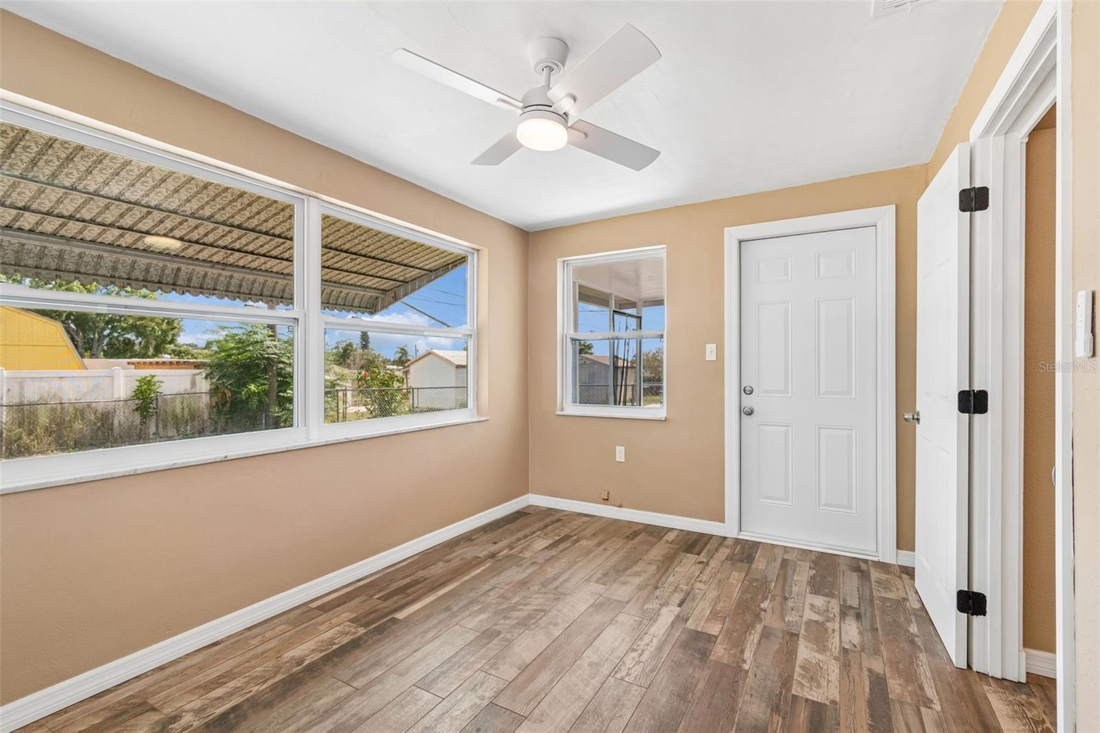5046 FARLEY DR — photo 12