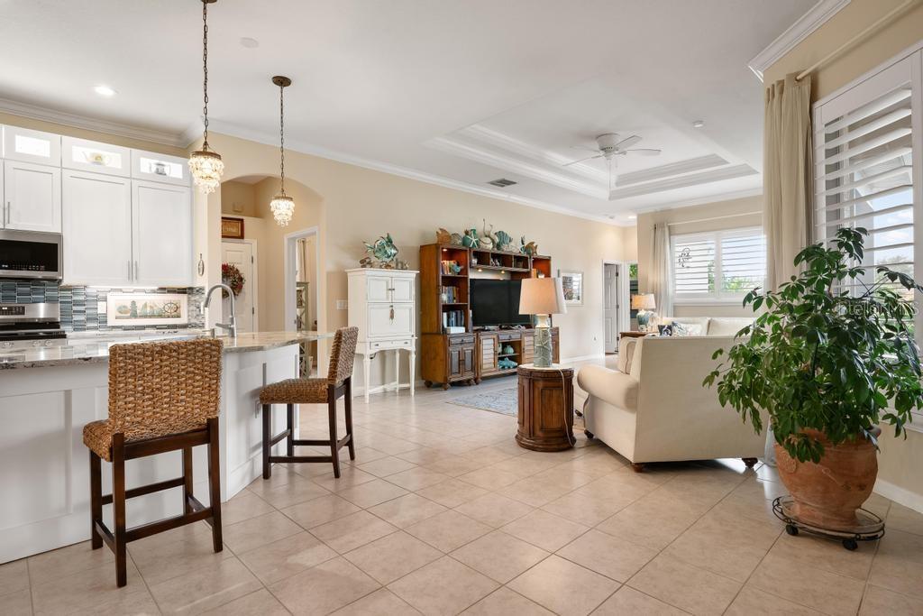 264 DAHLIA CT — photo 5