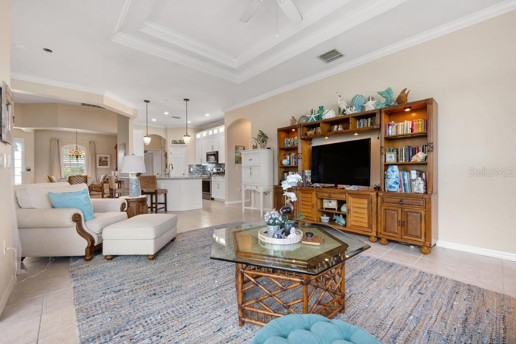 264 DAHLIA CT — photo 19