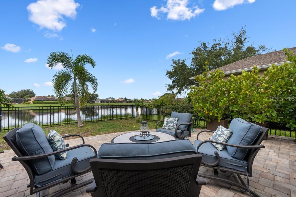 264 DAHLIA CT — photo 38