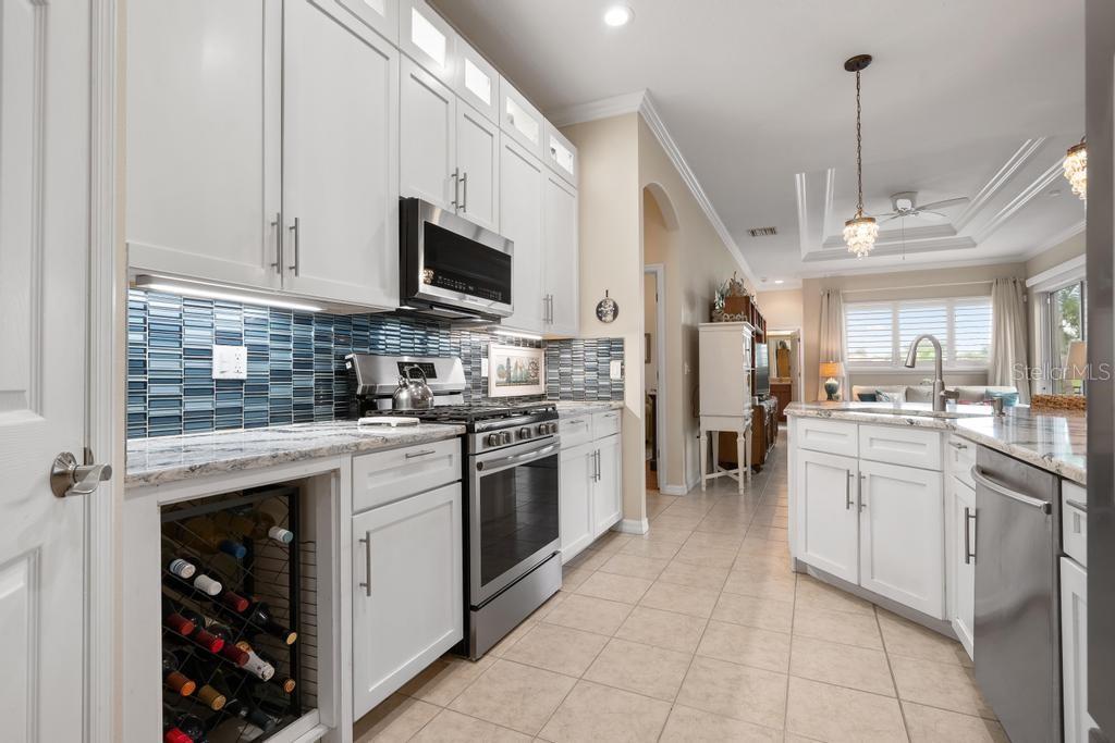 264 DAHLIA CT — photo 14