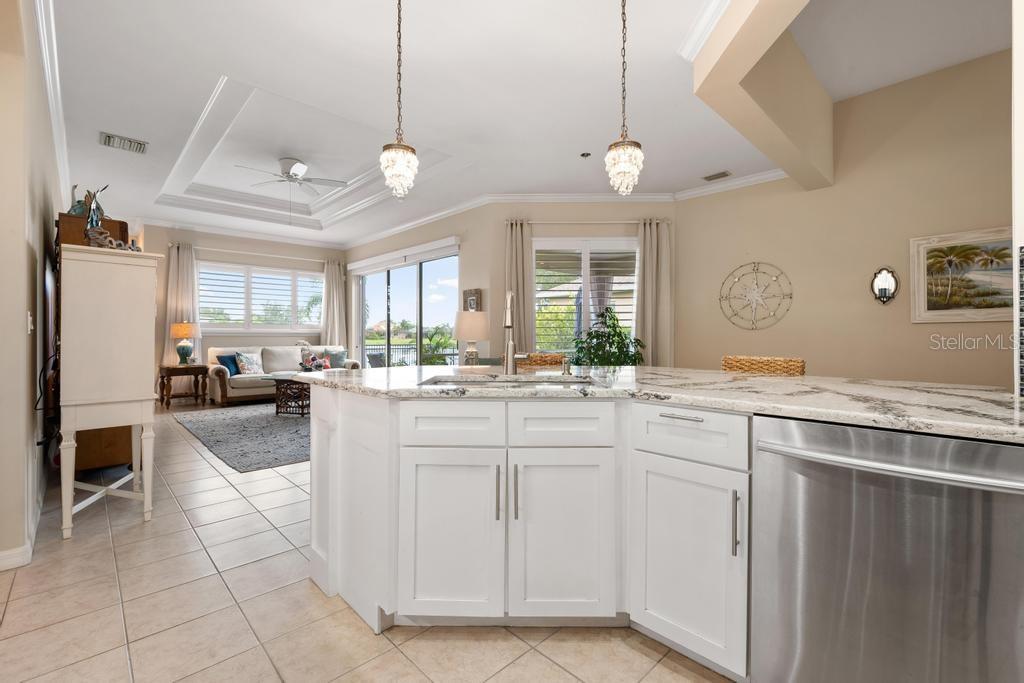 264 DAHLIA CT — photo 15