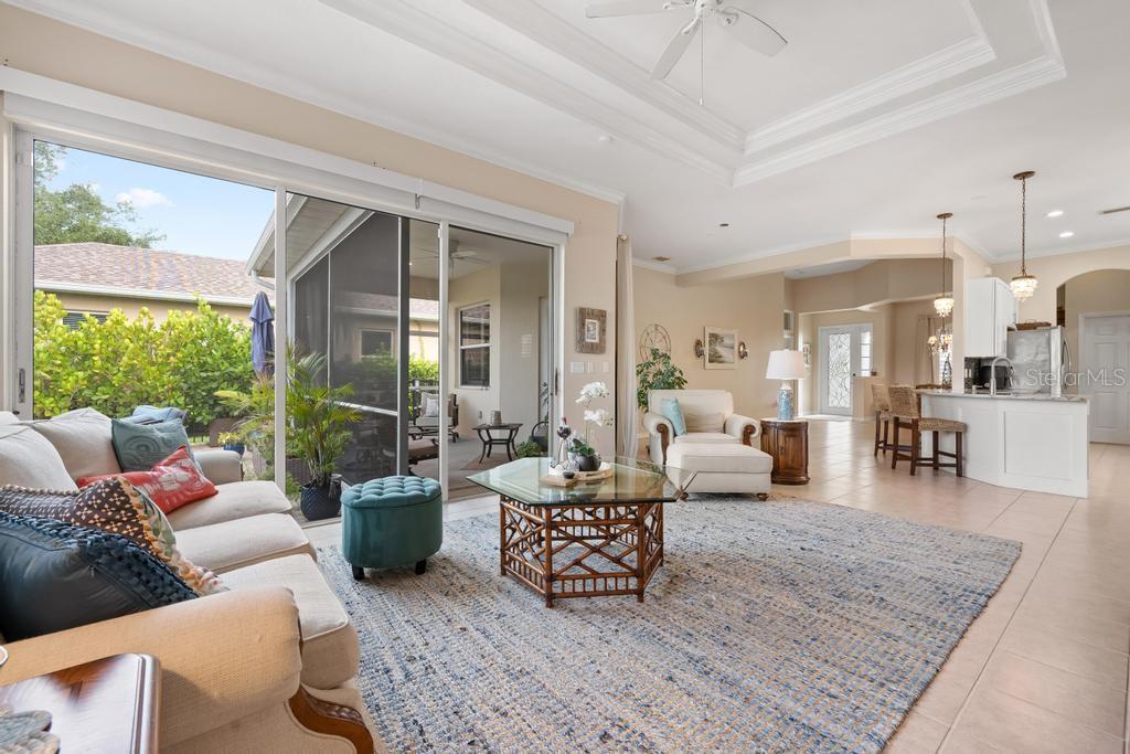 264 DAHLIA CT — photo 18